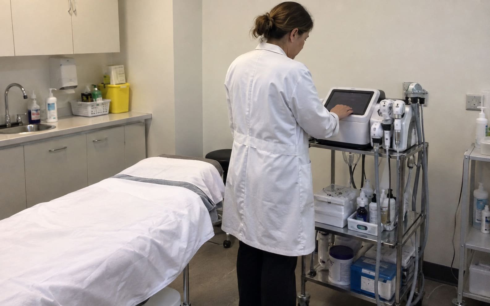 Illustrative Medical Aesthetic Clinics equipment setting
