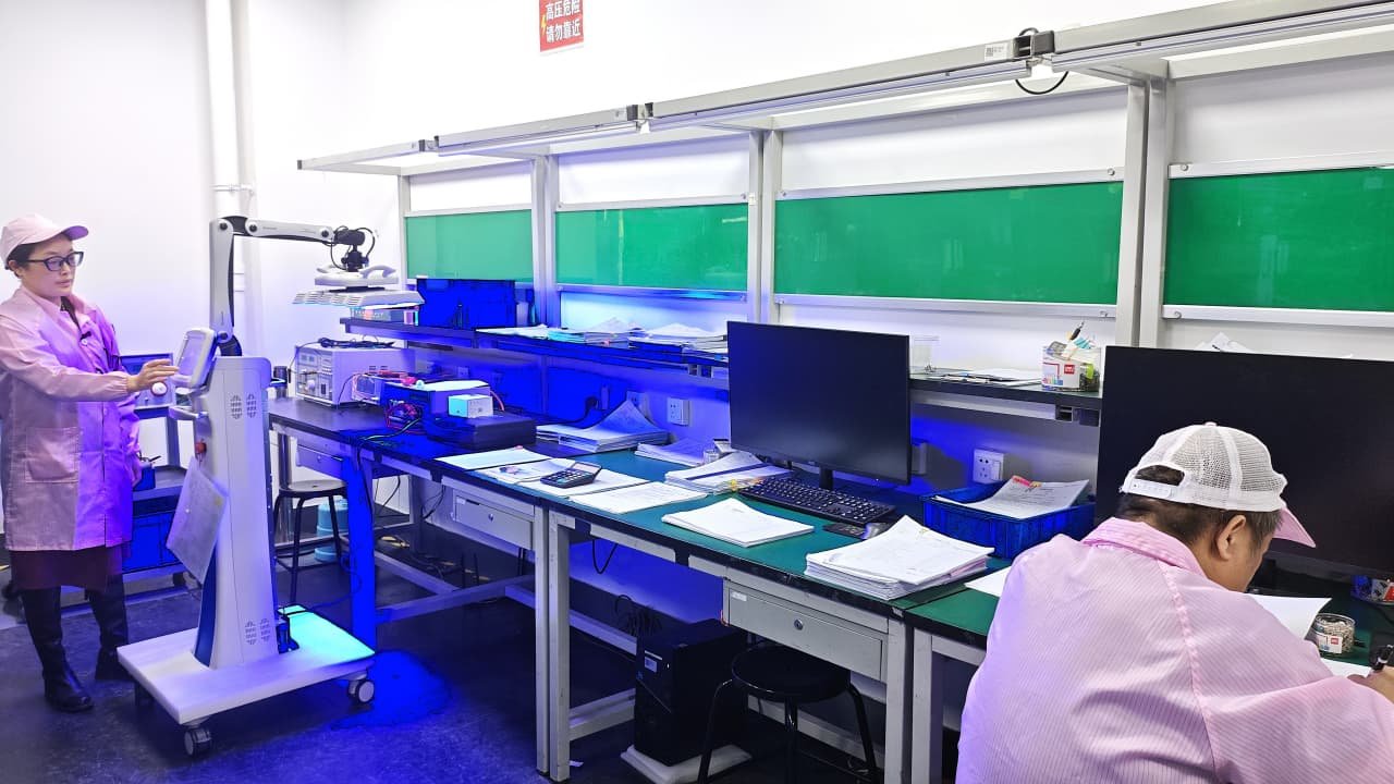 Complete device assembly station